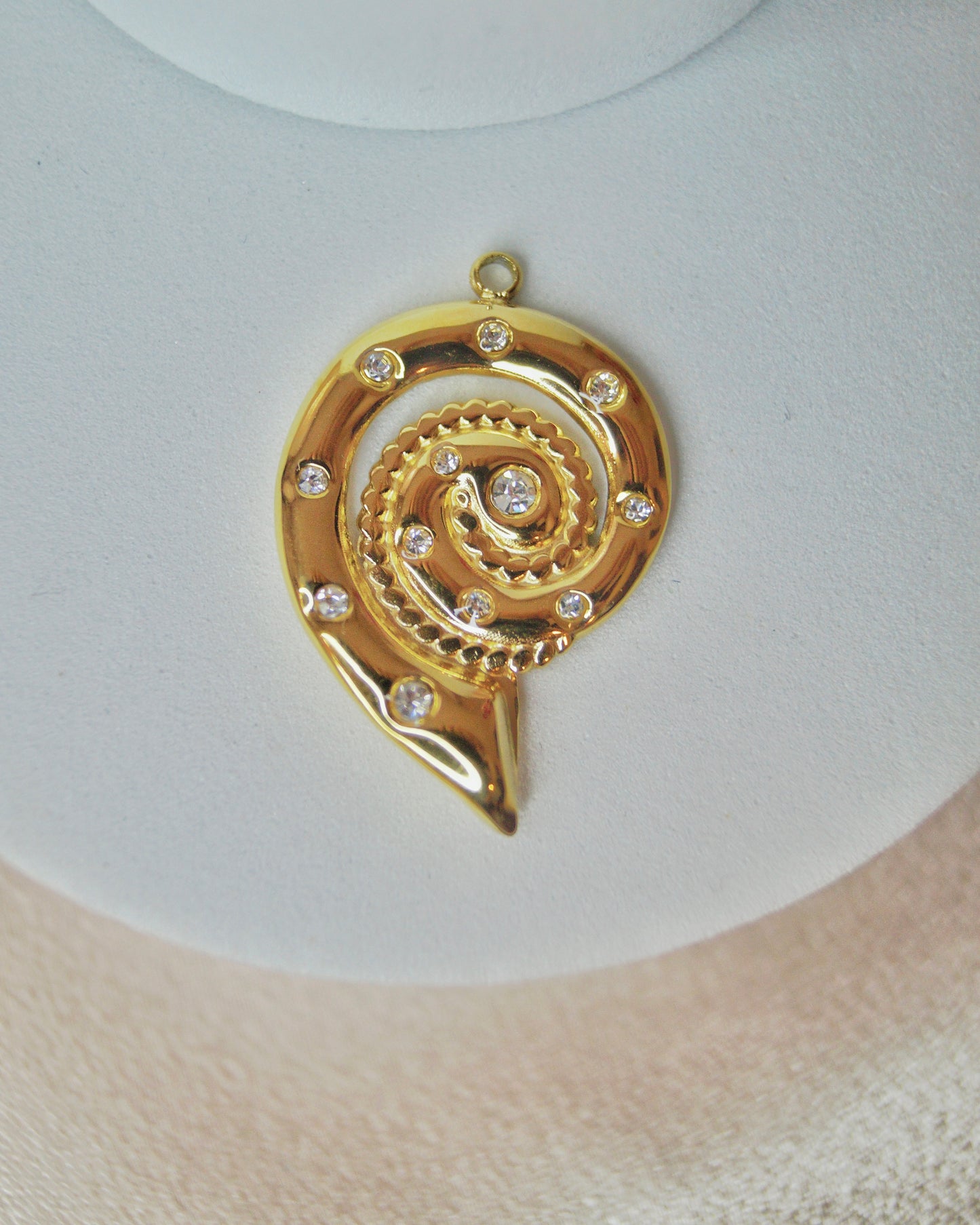 Breloque COQUILLAGE TORSADÉ