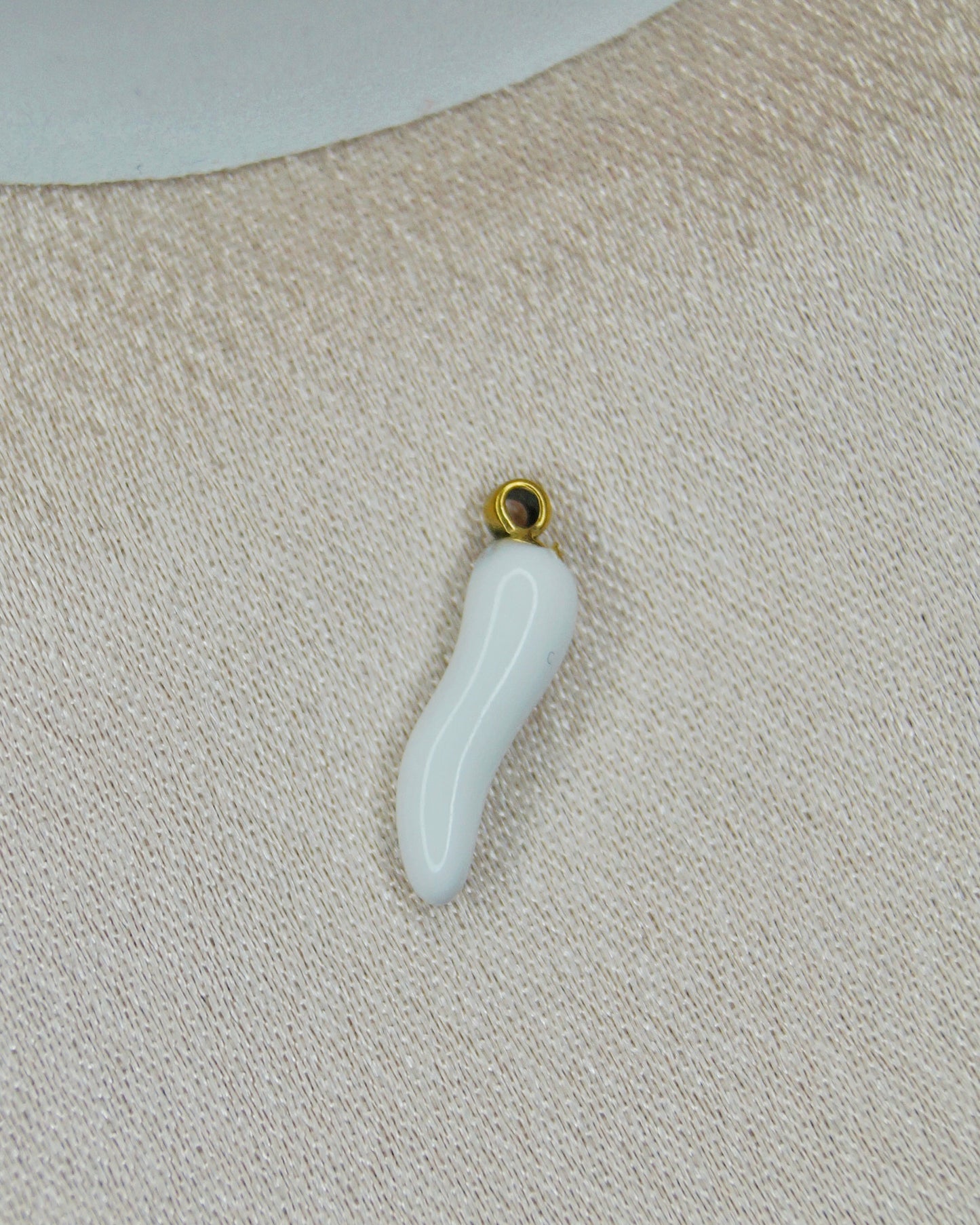 Breloque CORNE BLANCHE