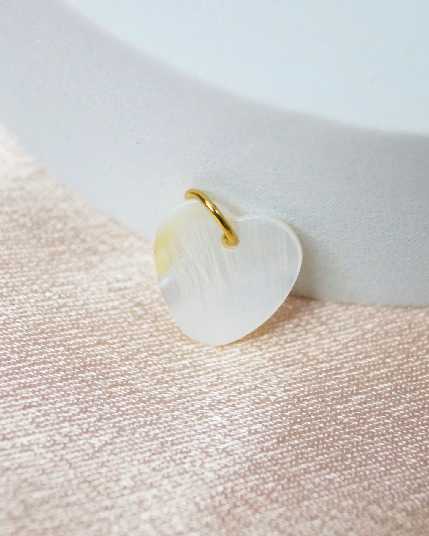 Breloque COEUR NACRE