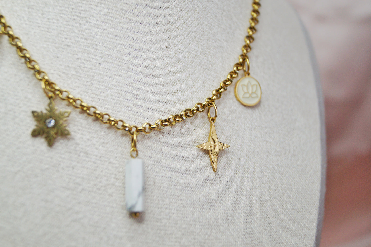 Collier personnalisable modèle LINEA (prix hors breloques)