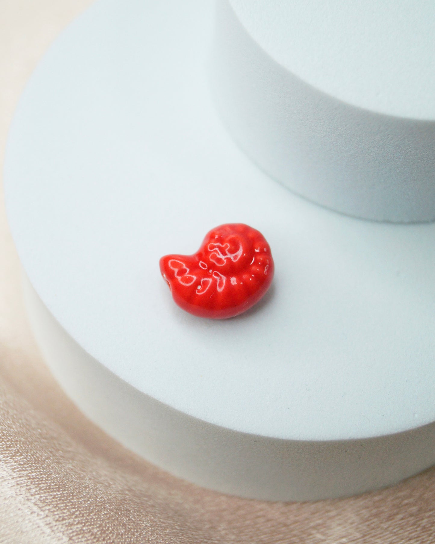 Breloque COQUILLAGE ROUGE