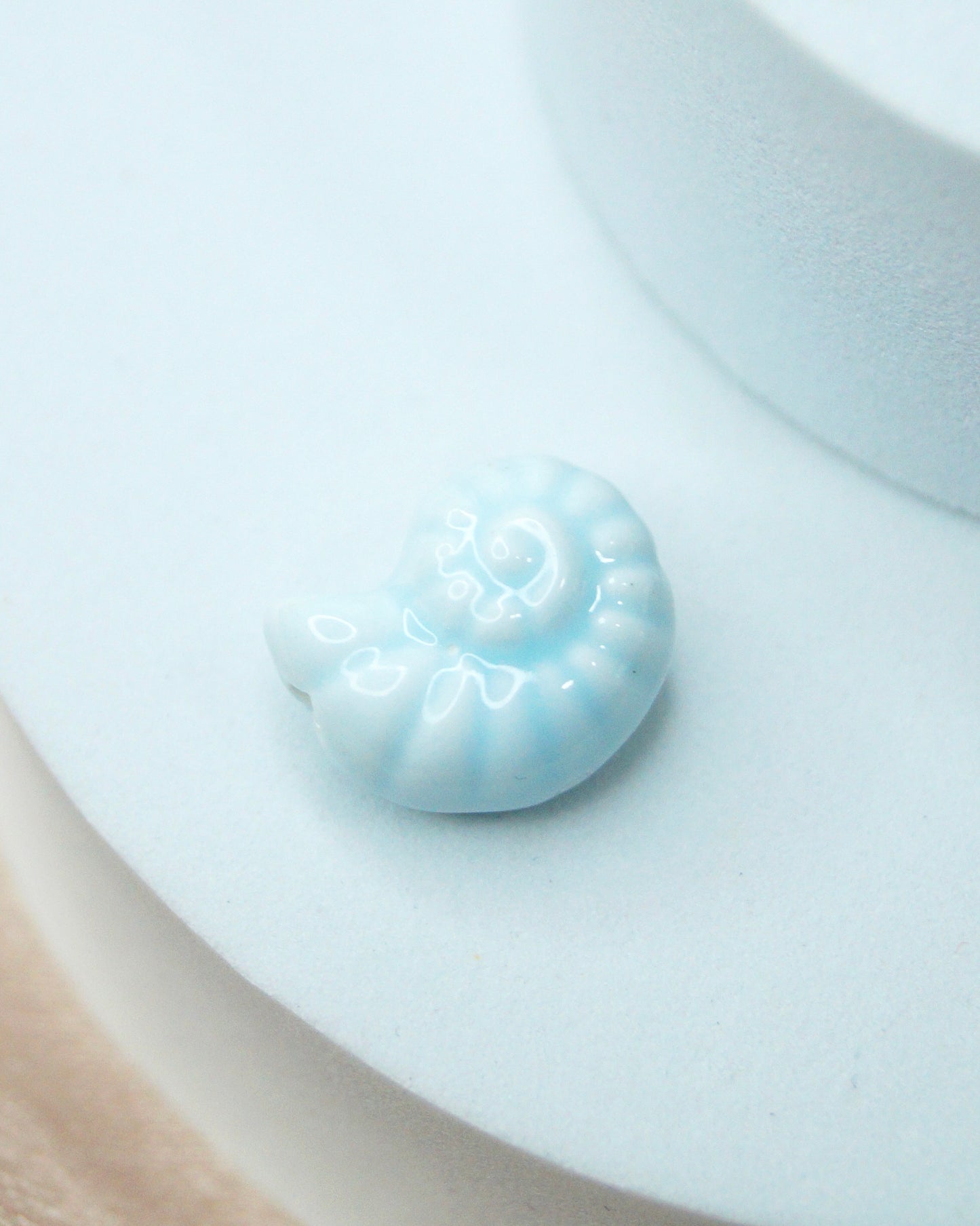 Breloque COQUILLAGE BLEUE