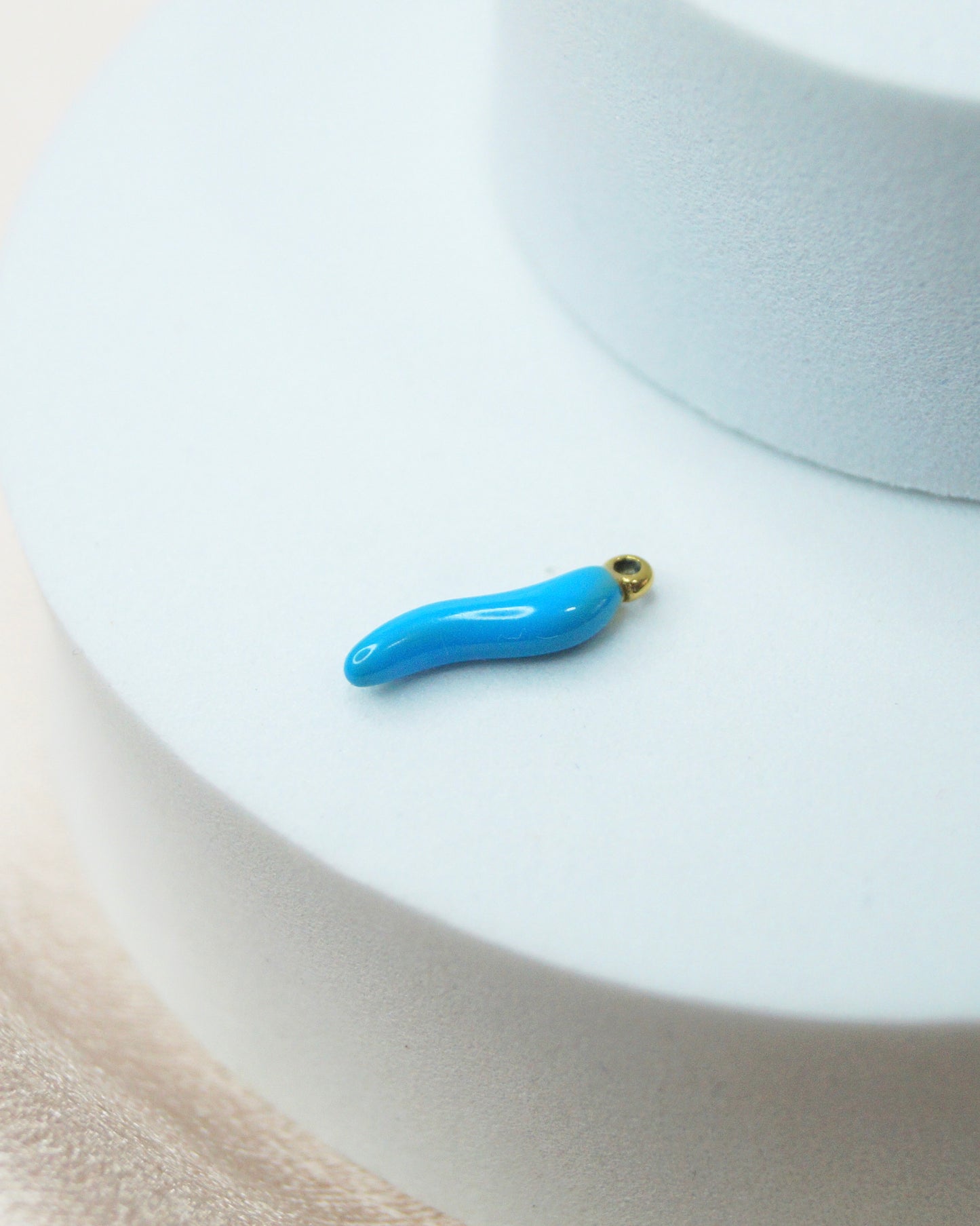 Breloque CORNE BLEUE